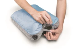 Cocoon Air Core Pillow Ul M, Light Blue Kussen -Campingwinkel 3639411 799696117825 3
